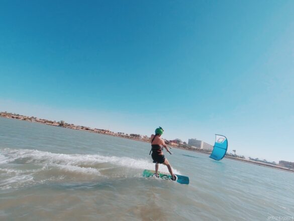 ZuzaPigeon v Egyptě na kitesurfu